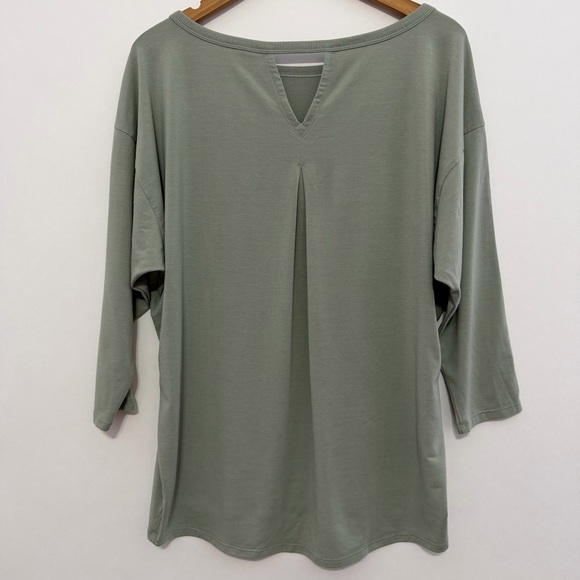Athleta Women's Ease In Top Fern Green Size Medium - Picture 3 of 7